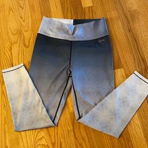 AR33 Leggings size L